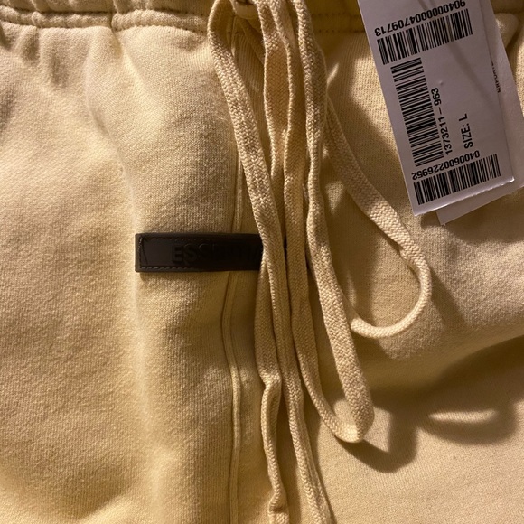 Fear Of God Essentials Joggers Exclusive Yellow Cream Large - Picture 10 of 14